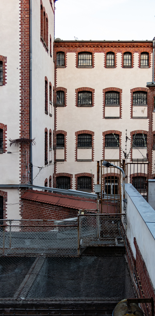 Blick auf den Innenhof der Gedenkstätte Lindenstraße