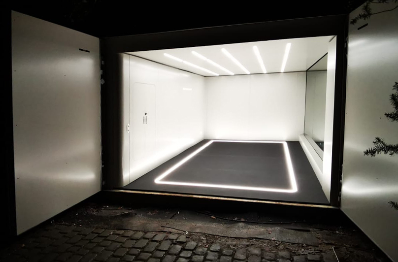 Beleuchtungsszenario der Garage bei Nacht