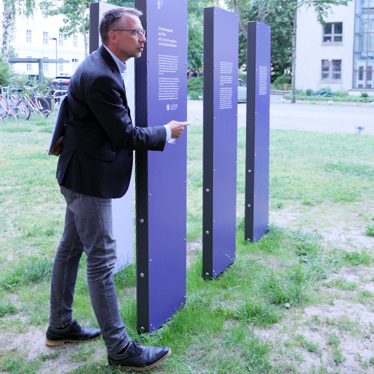 Ein paar erklärende Worte zur Eröffnung der Stelen