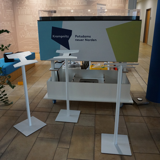 Aufsteller für Steuerungsdisplays