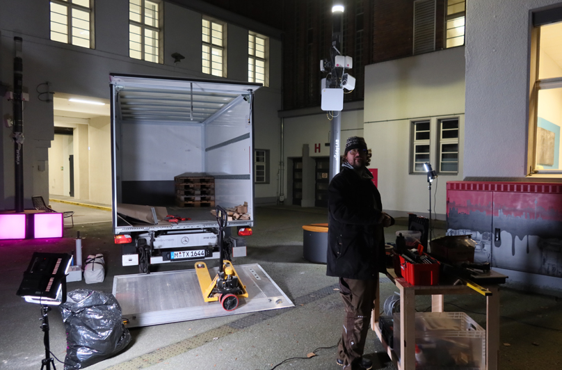Montage vor Ort und es wird dunkel