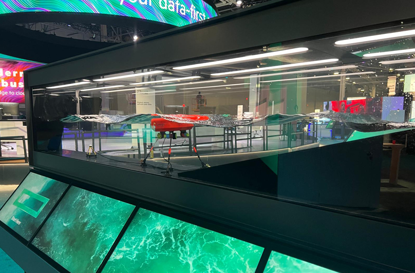 Wave Tank auf Messe in Aktion