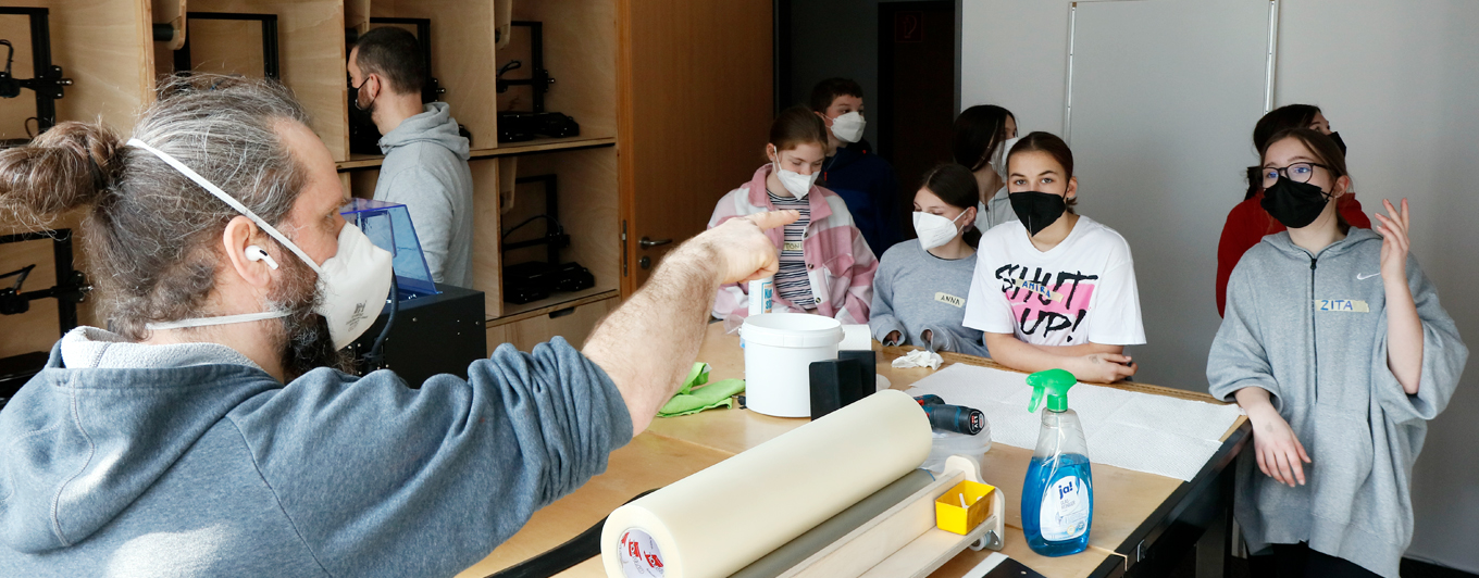 Fragerunde im 3D-Druckraum